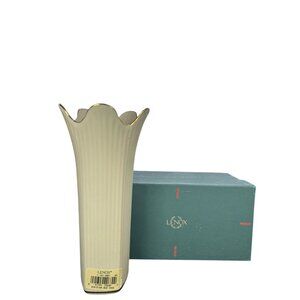 NWOB Lenox Meridian bud flower Vase Porcelain Gold Trim Fluted Ribbed